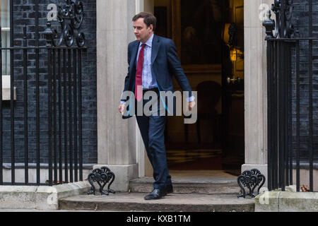 London, Großbritannien. 9. Januar, 2018. Greg Hände MP Blätter Downing Street 10, nachdem er als Staatsminister für Handel Politik an der Abteilung für Internationale Entwicklung bei der Umgruppierung des Junior Minister ernannten Premierminister Theresa May. Credit: Mark Kerrison/Alamy leben Nachrichten Stockfoto