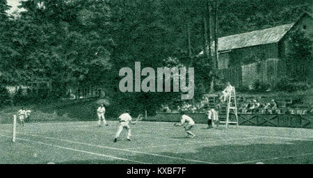 Mariánské Lázně liegt in Westböhmen, Tschechien, und ist eine historische Kurstadt, die für ihre heilenden Mineralquellen und die elegante Architektur aus dem 19. Jahrhundert berühmt ist. Stockfoto