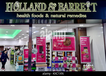 Holland & Barrett Gesundheit Lebensmittel und natürliche Heilmittel in Cribbs Causeway, Patchway, Bristol, Großbritannien Stockfoto