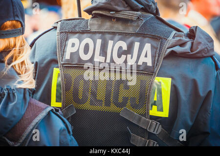 Polnische Polizisten, Blick nach hinten, in der Nähe von Stockfoto