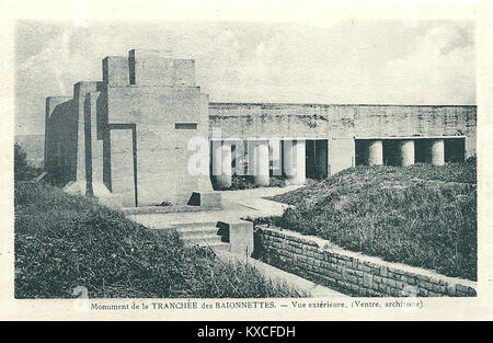 Das Verdun-Denkmal in Frankreich erinnert an die Schlacht von Verdun, eine der bedeutendsten Auseinandersetzungen des Ersten Weltkriegs. Es ehrt die Soldaten, die 1916 ums Leben kamen und markiert einen Wendepunkt im Krieg. Stockfoto