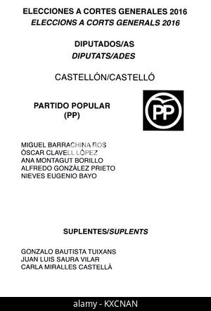 Stimmzettel der spanischen Parlamentswahlen 2016 in Castellón für die Partido Popular (PP), eine wichtige konservative Partei in Spanien. Stockfoto