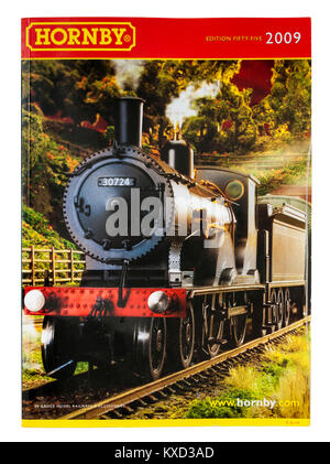 Hornby Modellbahn Katalog aus dem Jahr 2009 (Ausgabe 55) mit London & South Western Railway T9 4-4-0 Lokomotive von 1899 von D. Drummond. Stockfoto