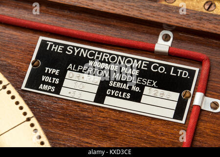 Vintage Electric 50er 10V Synchronome Uhr DR - PC-Bell Programmierer (Nr. 1288), hergestellt von der Synchronome Co. Ltd, Woodside, Alperton, Middlesex. Stockfoto