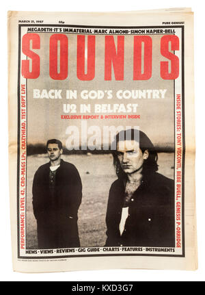 Wöchentliche British Sounds" Musik Zeitung vom 21. März 1987, mit Bono und Adam von U2 an der vorderen Abdeckung. Stockfoto