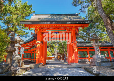 Das Tor von sumiyoshi Grand Schrein (sumiyoshi-taisha) in Osaka, Osaka, Japan - 24. Oktober: sumiyoshi Grand Schrein in Osaka, Japan, am 24. Oktober 2014. Stockfoto