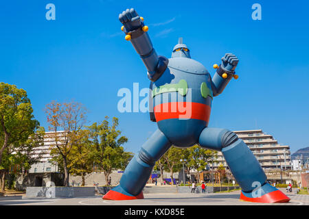 KOBE, Japan - 26. Oktober: Gigantor Roboter in Kobe, Japan am 26. Oktober 2014. Gebaut, um den 15. Jahrestag der Großen Hanshin Erdbeben zu gedenken. Stockfoto