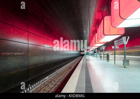 Moderne U-Bahn station Hafencity Universitat auf der U-Bahn-Linie 4, Hafencity, Hamburg, Deutschland Stockfoto