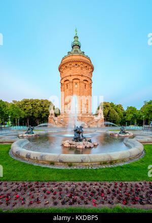 Mannheimer Wasserturm Wasserturm am Friedrichsplatz, 60 Meter hohe, erbaut 1886 bis 1889, Mannheim, Baden-Württemberg, Deutschland Stockfoto