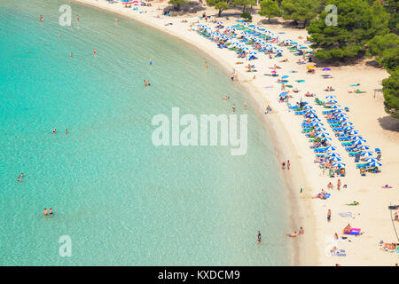 Die badegäste an der Cala Galdana, Menorca, Balearen, Spanien Stockfoto