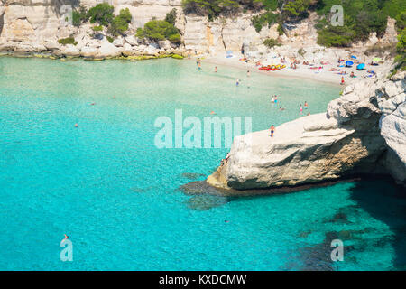 Blick auf Cala Mitjana, Menorca, Balearen, Spanien Stockfoto