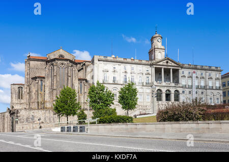 PORTO, PORTUGAL - 02. Juli: Der Palacio da Bolsa (Börse) und Kirche des Heiligen Franziskus am Juli 02, 2014 in Porto, Portugal Stockfoto