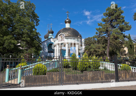 Rotunde Segen des Wassers und der Kirche der Heiligen Dreifaltigkeit in Adler, Sotschi, die Region Krasnodar, Russland Stockfoto