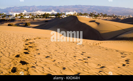 Big White Palace Hotel am Sand Dünen in Maspalomas auf Gran Canaria. Stockfoto