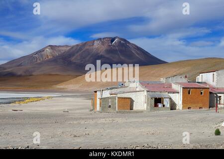 Häuser an der Laguna Hedionda, Lagune, Nor Lípez, Potosi, Bolivien Stockfoto