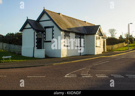 Die alte städtische Victorian wc Block auf seacliff Straße in Bangor Northern Ireland nun umgewandelt in ein stilvolles Clubhaus für Bangor Kamera Club Stockfoto