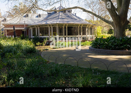 Adelaide, SA, Australien - 13 August 2017: Glasfront der Blanco Botanic Gardens Restaurant in der Adelaide Botanic Garden. Stockfoto