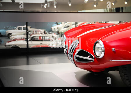 Vorderseite eines Super Alfa Romeo 1900 C 52 Disco Volante Modell auf Anzeige an das Historische Museum Alfa Romeo Stockfoto