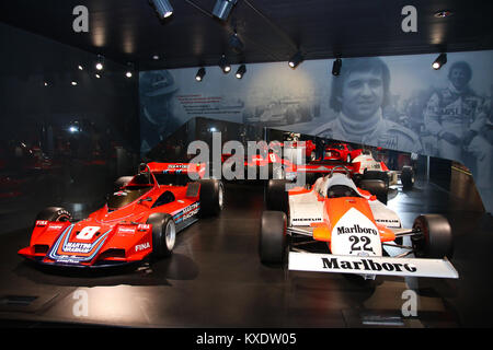 Formel 1-Rennwagen auf Anzeige an das Historische Museum Alfa Romeo Stockfoto