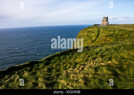 O'Brien's Tower, Cliffs of Moher, County Clare, Irland Stockfoto