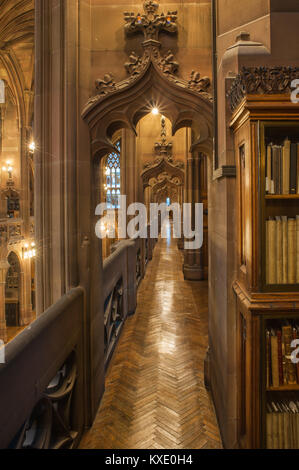 Ein Bild des Inneren der John Rylands Library in Manchester City Centre. Die John Rylands Library ist eine spät-viktorianischen neo-gotischen Gebäude auf De Stockfoto