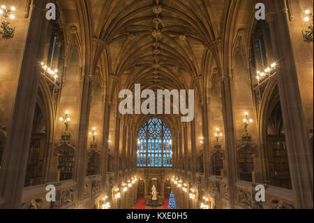 Ein Bild des Inneren der John Rylands Library in Manchester City Centre. Die John Rylands Library ist eine spät-viktorianischen neo-gotischen Gebäude auf De Stockfoto