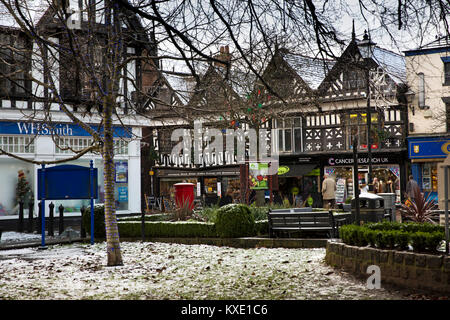 Großbritannien, England, Cheshire, Nantwich, High Street, Stadtplatz im Winter 1584 Tudor Fachwerkhaus Stockfoto