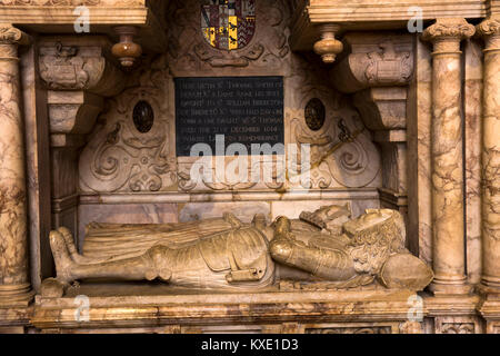 Großbritannien, England, Cheshire, Crewe, der Kirche St. Mary, 1614 Grab von Sir Thomas Smith und Frau Anne, gespeichert, wenn verlassene Wybunbury Kirche abgerissen wurde, Stockfoto