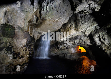 Smoo Höhle Stockfoto