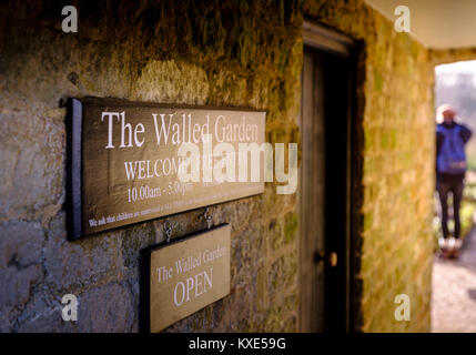 Der ummauerte Garten in Cowdray Park, Midhurst, West Sussex UK. Stockfoto