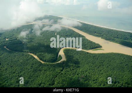 Eine Luftaufnahme der Terraba Einzugsgebiete, in der südlichen Region Brunca von Costa Rica an der Pazifikküste. Es ist der größte Fluss. Stockfoto