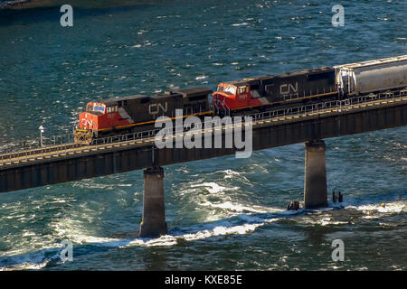 CN Rail Korn Bahnübergang Thompson River Bridge in der Nähe von Juniper Beach Park-BC 20070914 Stockfoto