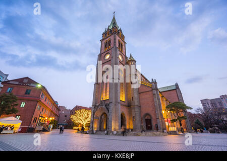 Myeongdong Cathedral in Seoul, Südkorea in der Nacht. Stockfoto