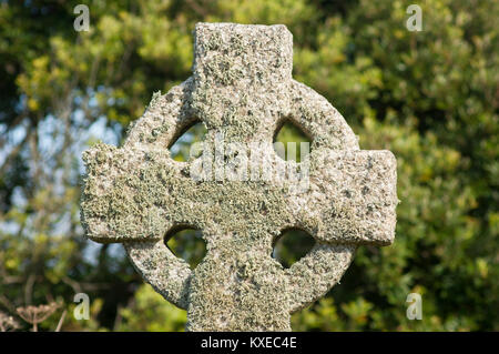 Cornish Celtic Cross, St Uny Church, Lelant, Cornwall, UK - Johannes Gollop Stockfoto