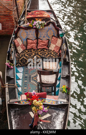 Eine Nahaufnahme von einer Gondel in Veneto, Venedig, Italien, Europa. Stockfoto