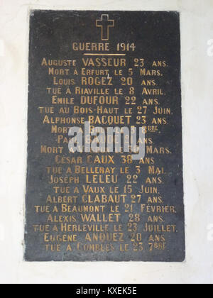 Alembon (Pas-de-Calais) Église, Plakette Memorial de guerre 1914 Stockfoto