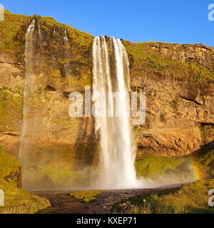 Der Wasserfall Seljalandsfoss, Seljalandsa River, South Island, Insel Stockfoto