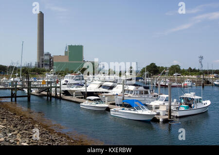 Sandwich Marina zusammen mit den Kanal Kraftwerk in Sandwich, Massachusetts Auf Cape Cod, USA Stockfoto