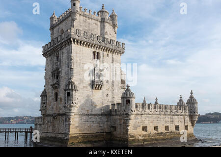 Belem Turm, einem mittelalterlichen Wehrturm auf den Tejo in Lissabon, Portugal Stockfoto