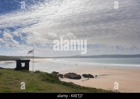 Der Bademeister Hütte auf Godrevy, Cornwall, UK, auf einem Sommertag - Johannes Gollop Stockfoto