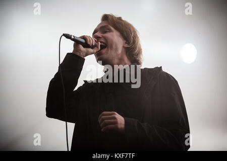 Die alternative Danish Rock Band Mew führt ein Live Konzert bei den Danish Music festival Avantgarde Festival 2014 in Kopenhagen. Hier ist die Band Sänger Jonas Bjerre wird dargestellt, live auf der Bühne. Dänemark, 01/08 2014. Stockfoto