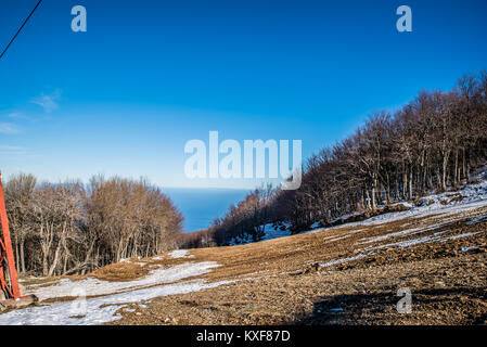 Chania von Skigebiet Pilion mit ein wenig Schnee an einem sonnigen Tag Stockfoto