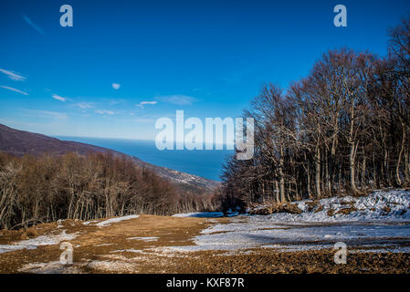 Chania von Skigebiet Pilion mit ein wenig Schnee an einem sonnigen Tag Stockfoto