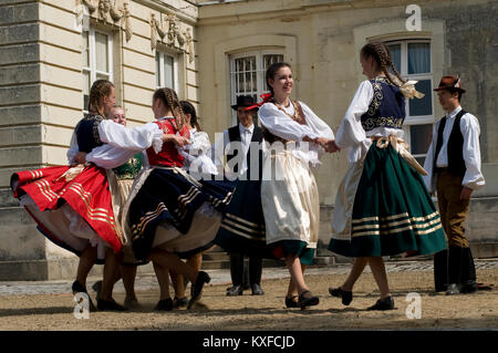 Truppe von Ungarische Volkstänzer Stockfoto