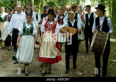 Truppe von Ungarische Volkstänzer Stockfoto