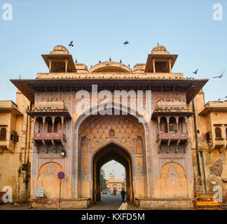 Eingangstor der City Palace, Jaipur, Rajasthan, Indien Stockfoto