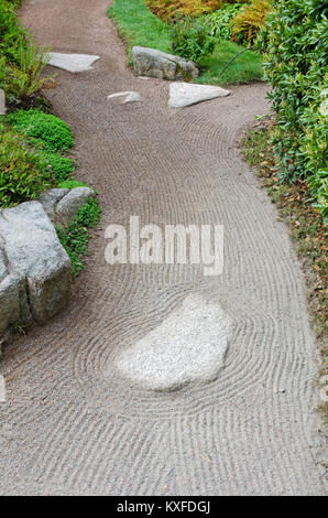 Raked - Kies pathways Asticou Azalee Garten, Northeast Harbor, Maine. Stockfoto