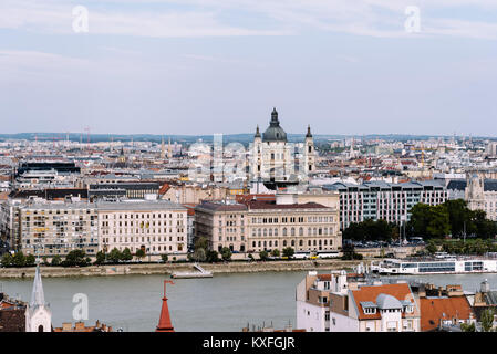 Budapest, Ungarn - 12. August 2017: Stadtbild von Budapest von Buda Castle Hill Stockfoto