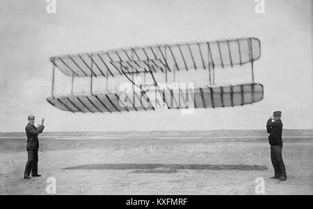 1901 Gleitschirm geflogen, als Kite (7/8 16 ∶ 10) Stockfoto