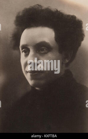 Der Titel ist unvollständig oder in einer nicht-lateinischen Schrift verfasst und erfordert Kontext oder Übersetzung, um den Gegenstand und die Bedeutung zu verdeutlichen. Stockfoto